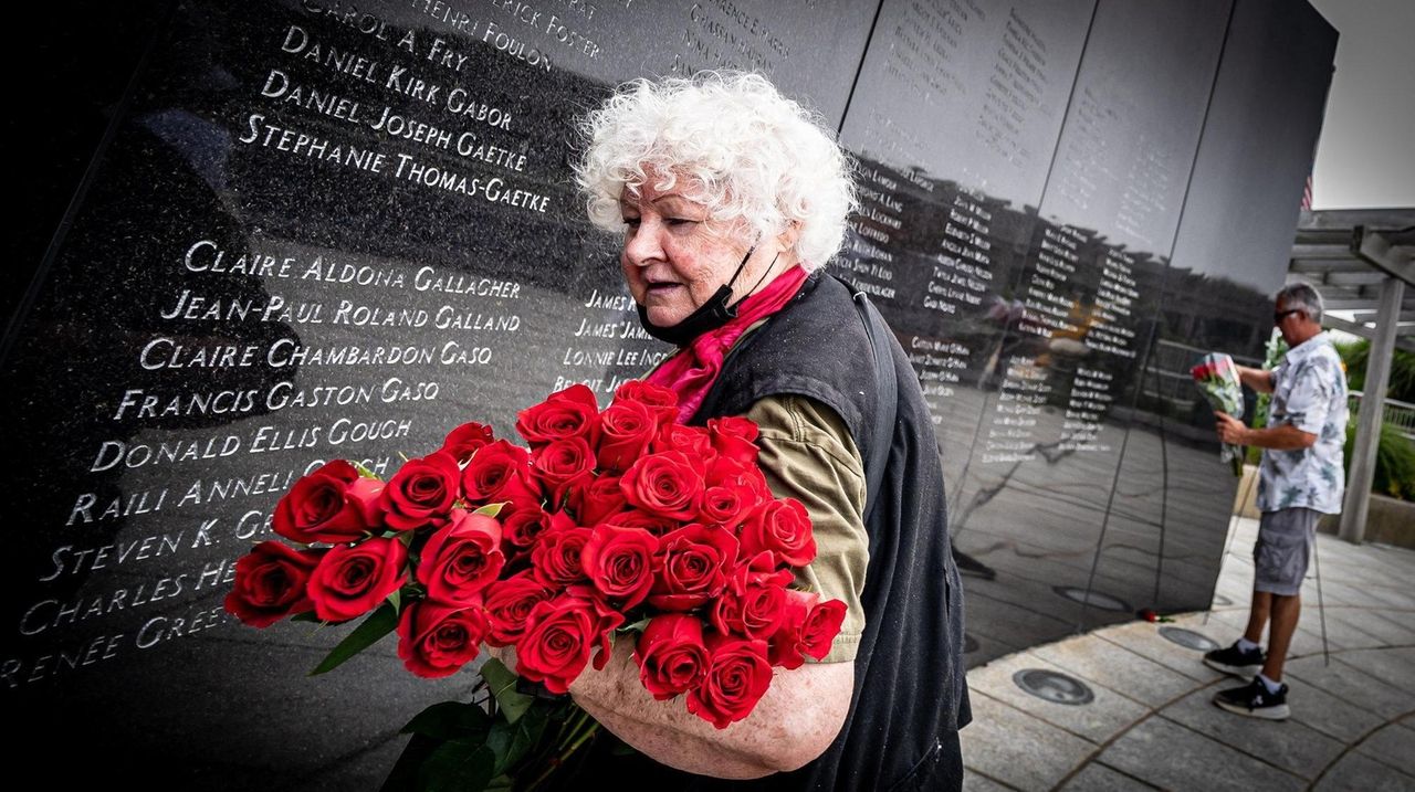Long Islanders remember TWA Flight 800, on the