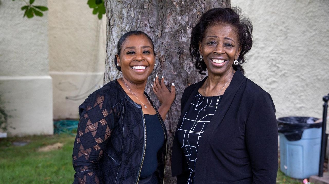 The Rev. Gloria Mixon and her daughter Dawn