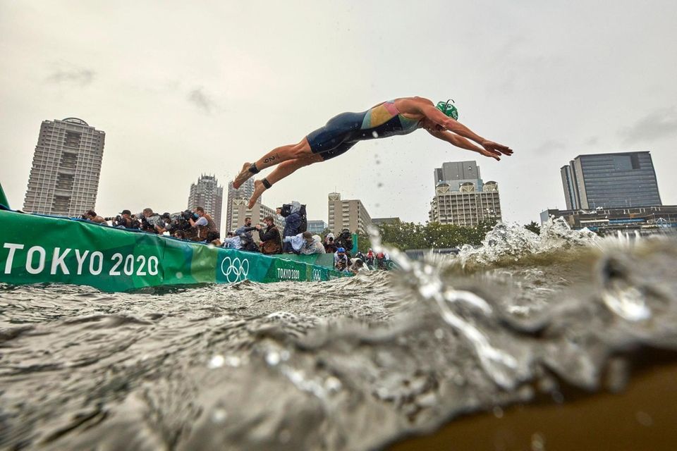 Flora Duffy of Team Bermuda dives into the