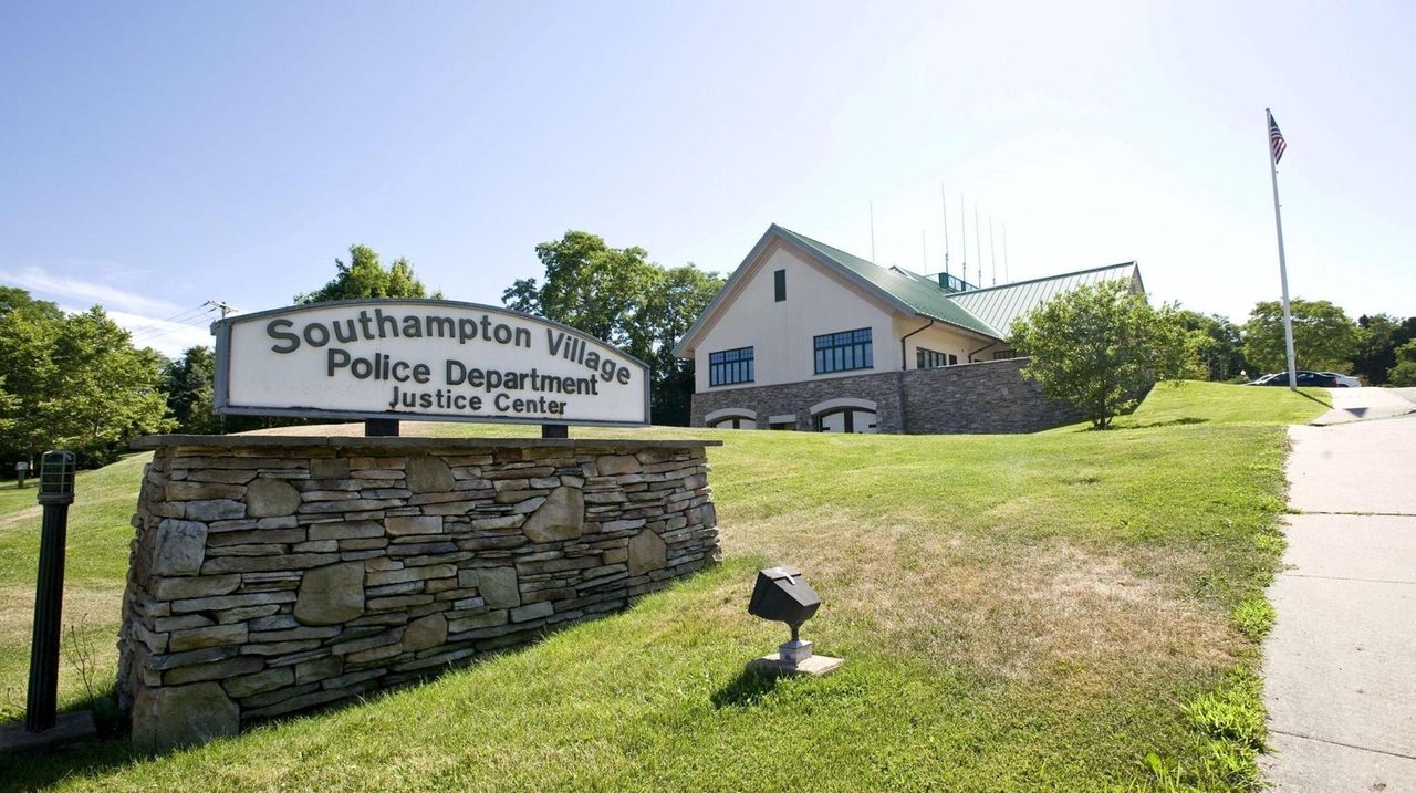Southampton Village Police Chief Thomas Cummings will receive