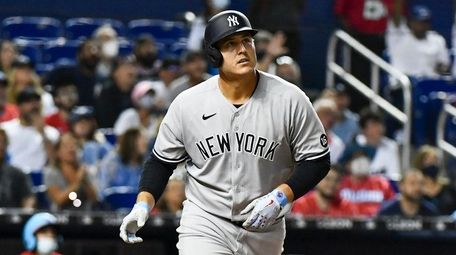 Anthony Rizzo of the Yankees hits a home