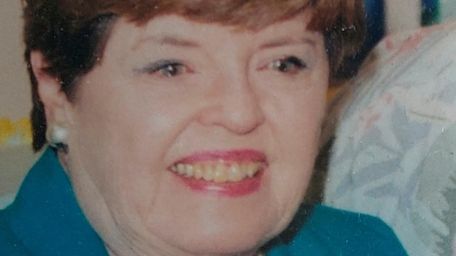 Eileen Sheldon, who raised six children in Northampton,