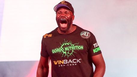 Cheick Kongo prepares to fight Timothy Johnson during