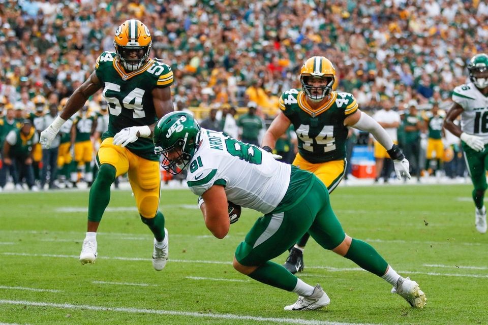 New York Jets' Tyler Kroft catches a touchdown
