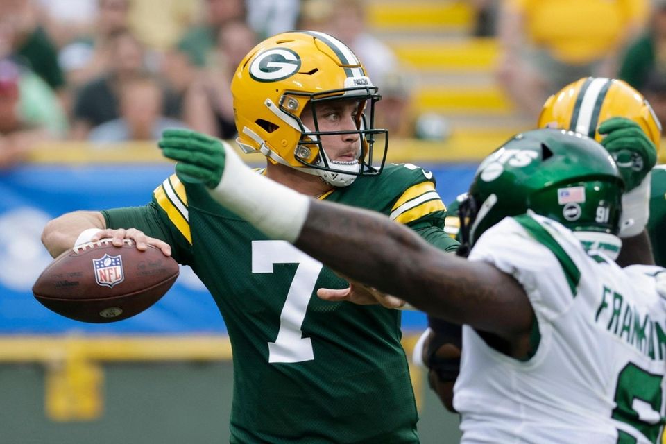 Green Bay Packers' Kurt Benkert throws during the