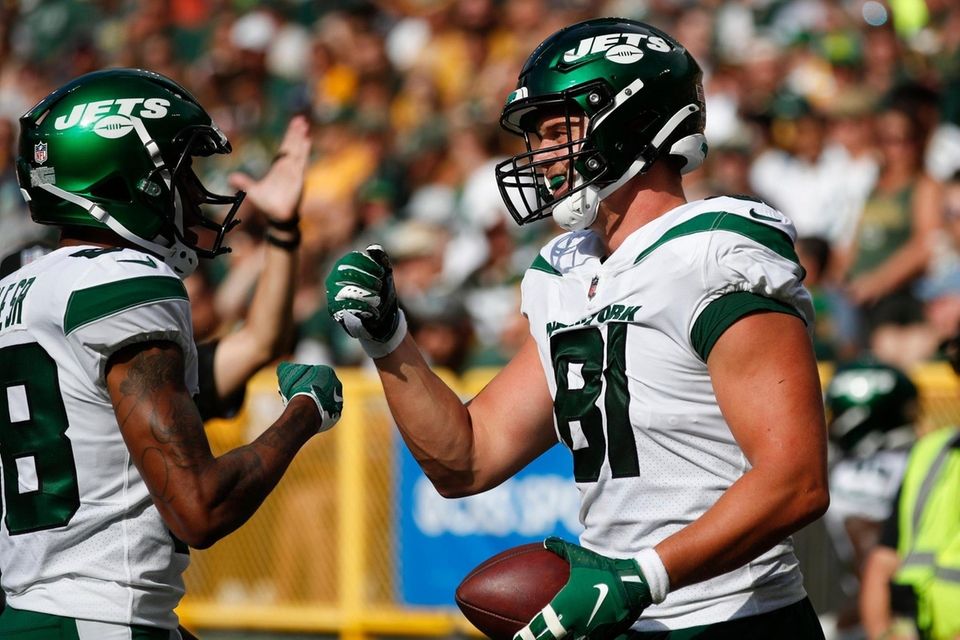 New York Jets' Tyler Kroft is congratulated by