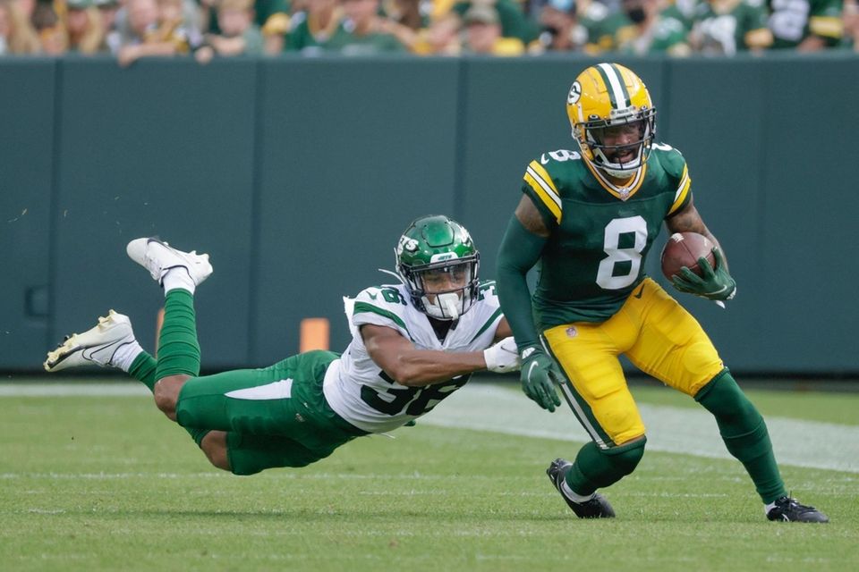 Green Bay Packers' Amari Rodgers gets past New