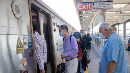 Federal and MTA mandates require masks on