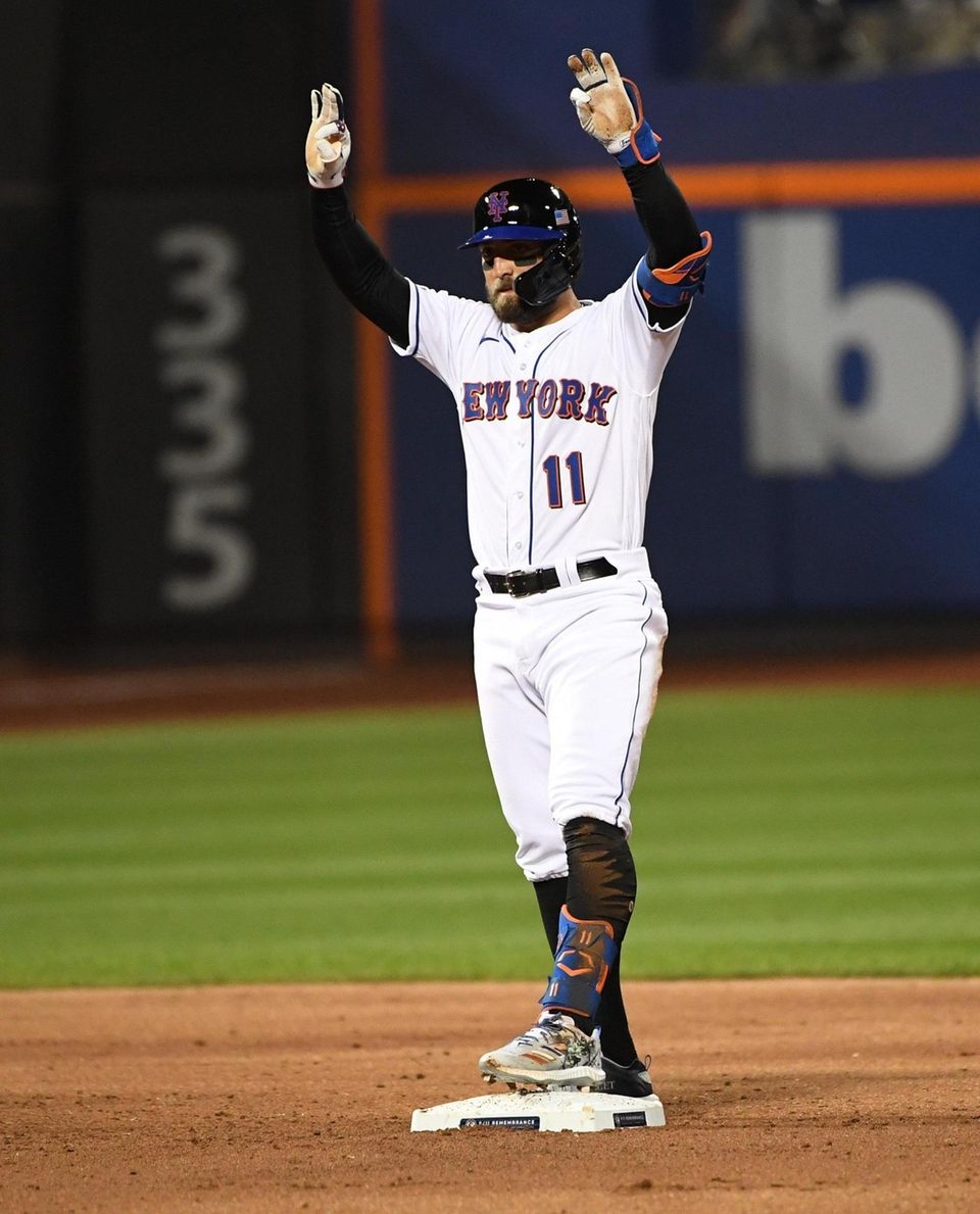 New York Mets center fielder Kevin Pillar reacts