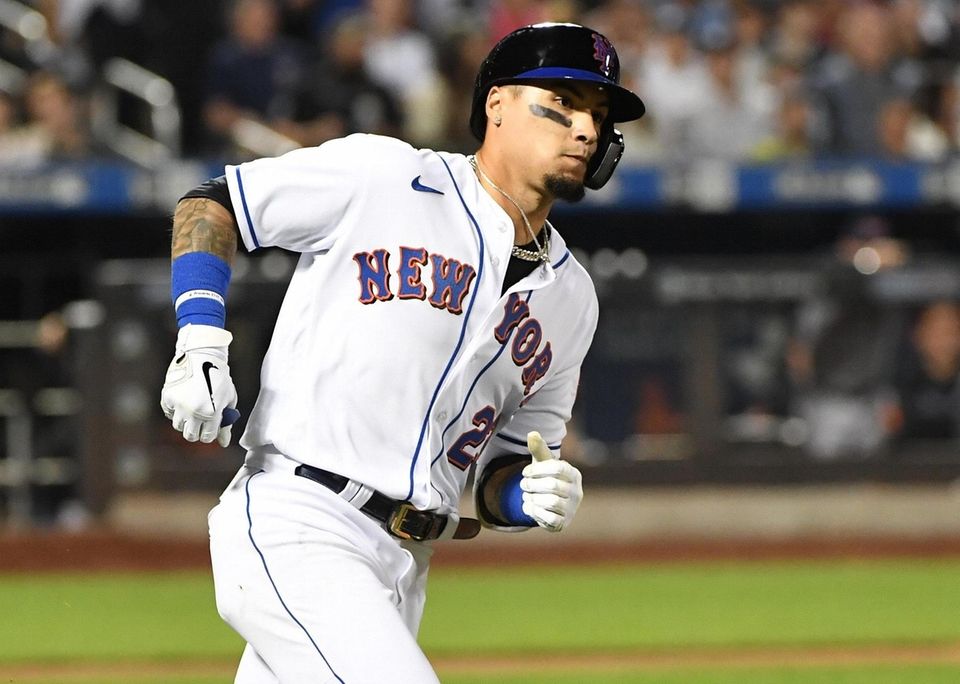 New York Mets second baseman Javier Baez rounds