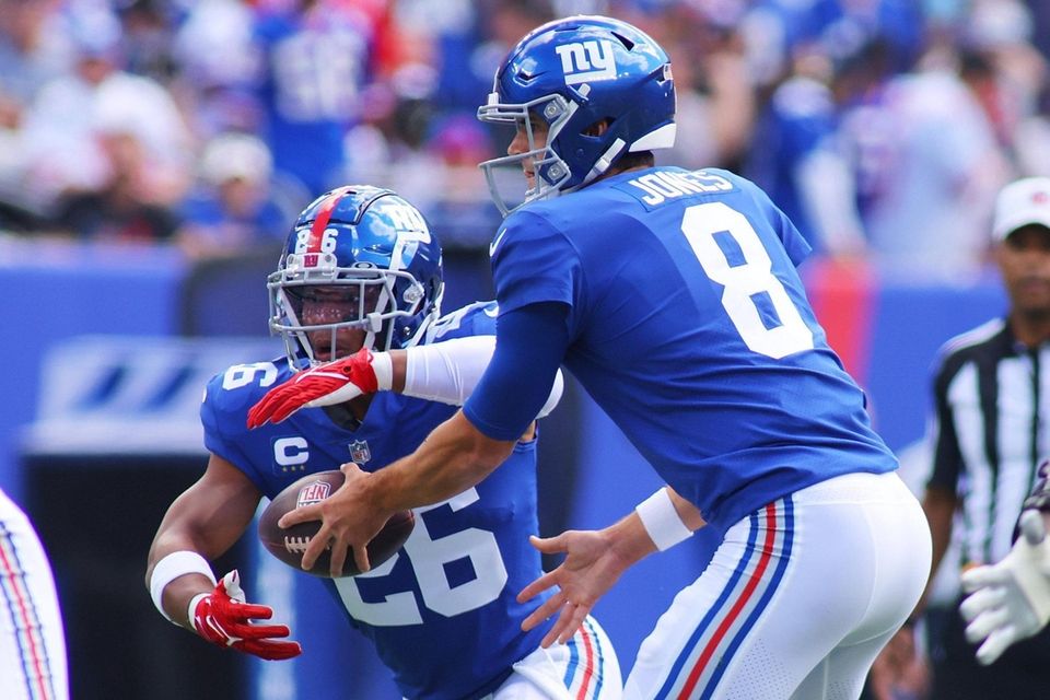 Daniel Jones of the New York Giants hands