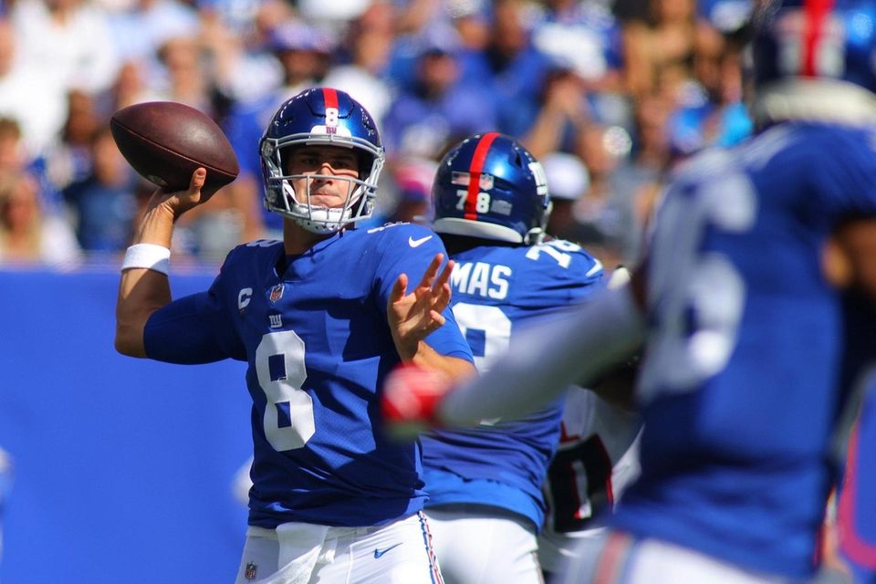 Daniel Jones #8 of the New York Giants