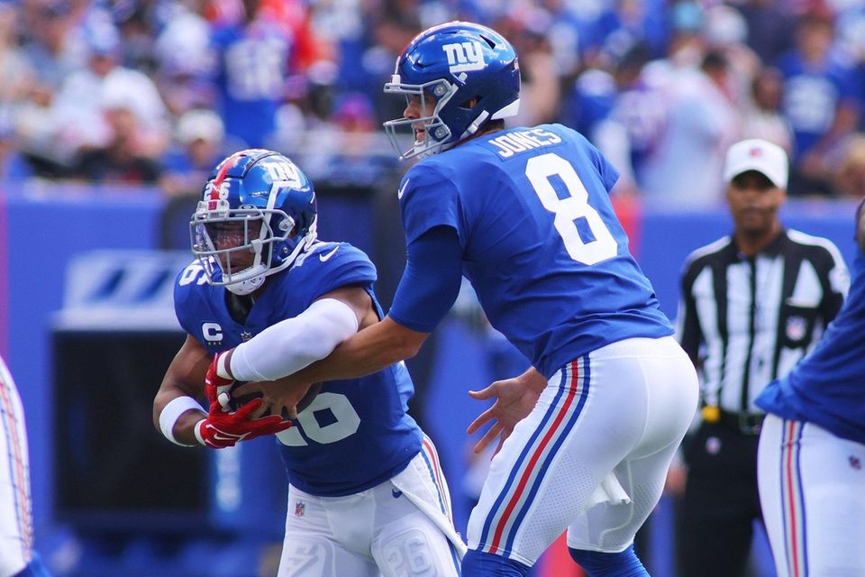Daniel Jones #8 of the New York Giants