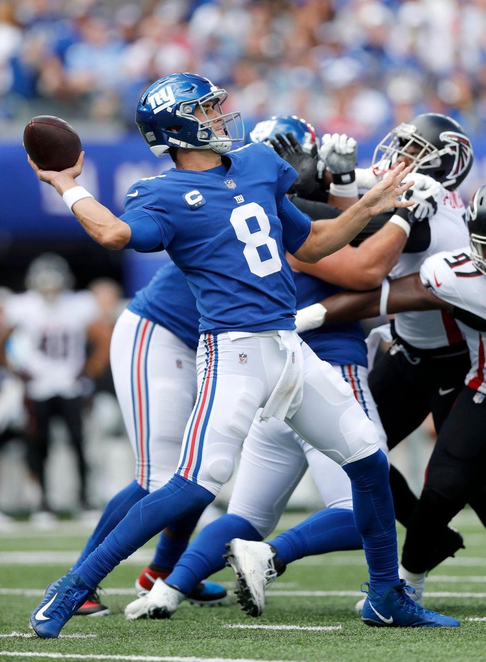 Daniel Jones #8 of the New York Giants