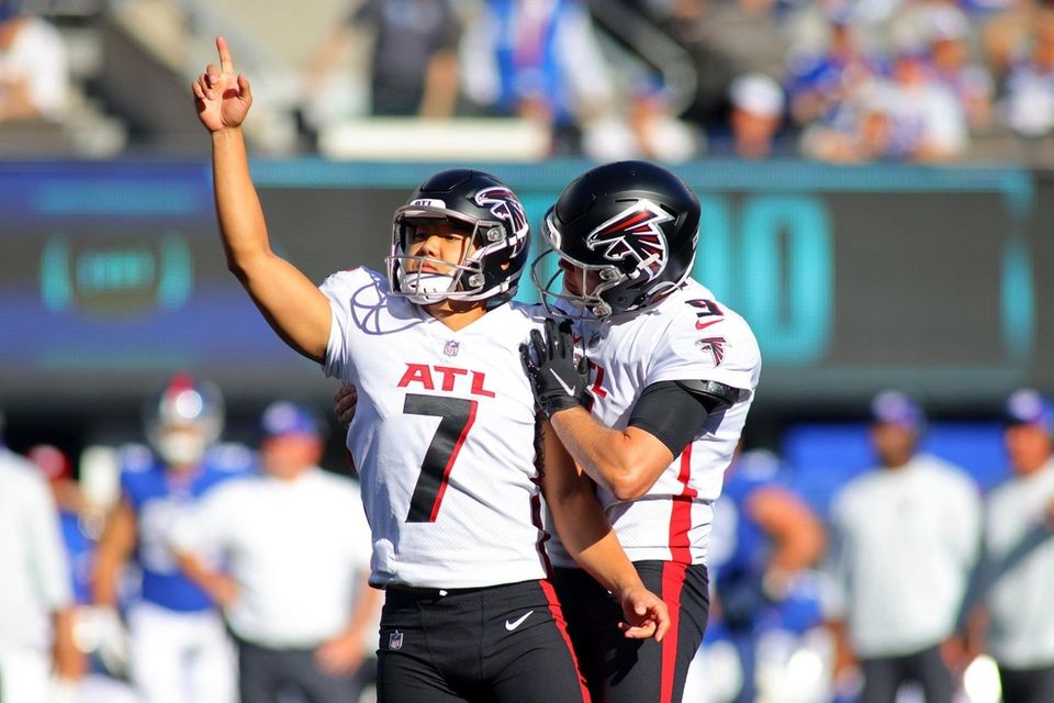 Younghoe Koo #7 of the Atlanta Falcons celebrates