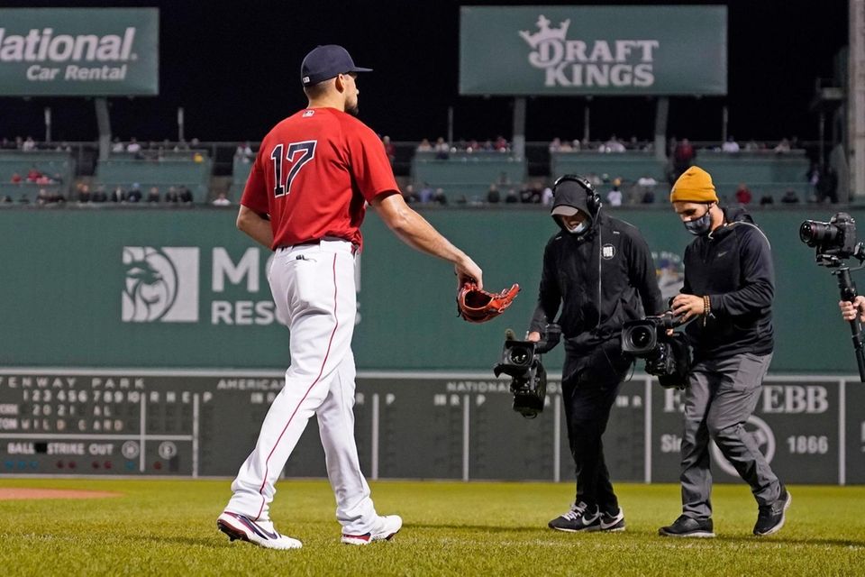 Boston Red Sox starting pitcher Nathan Eovaldi (17)