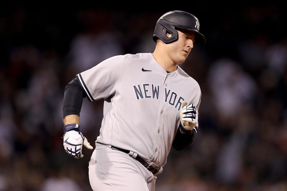 BOSTON, MASSACHUSETTS - OCTOBER 05: Anthony Rizzo #48