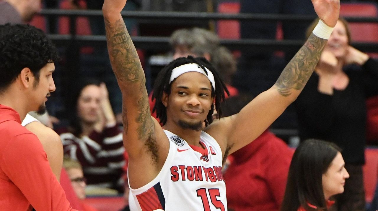 No.3 Kansas Jayhawks Win 88-59 against Stony Brook Seawolves