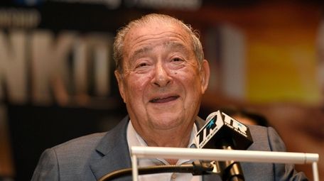 Boxing promoter Bob Arum speaks at a press