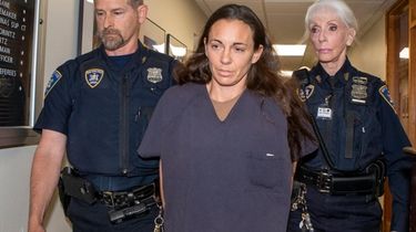 Former NYPD officer Valerie Cincinelli appears in matrimonial