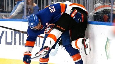 New York Islanders left wing Anders Lee (27)