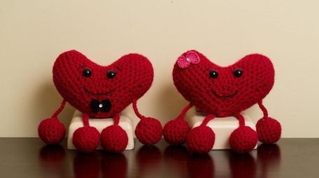 A Valentine's Day heart couple crocheted by Pooja