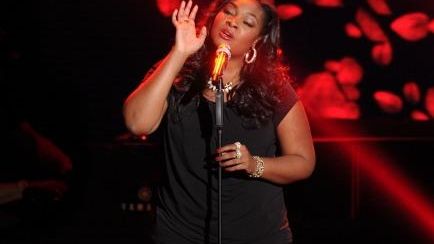 Candice Glover performs on