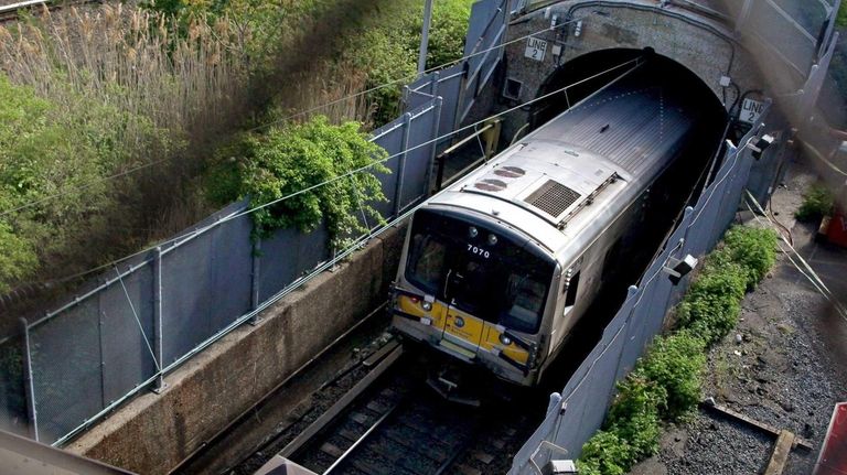 Mta Chair No Reduction Of Lirr Weekday Morning Trains Into