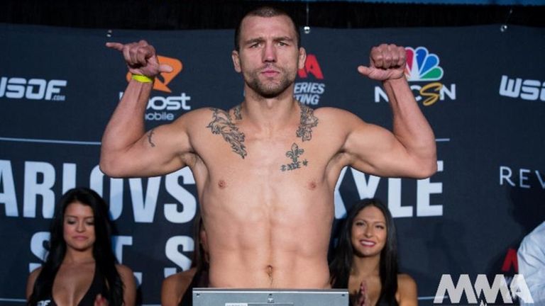 Elvis Mutapcic weighed in at 186 pounds for