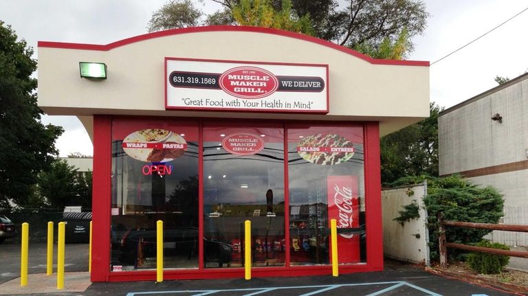 Muscle Maker Grill, shortly after opening in Huntington