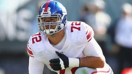 Justin Pugh lines up during a game against