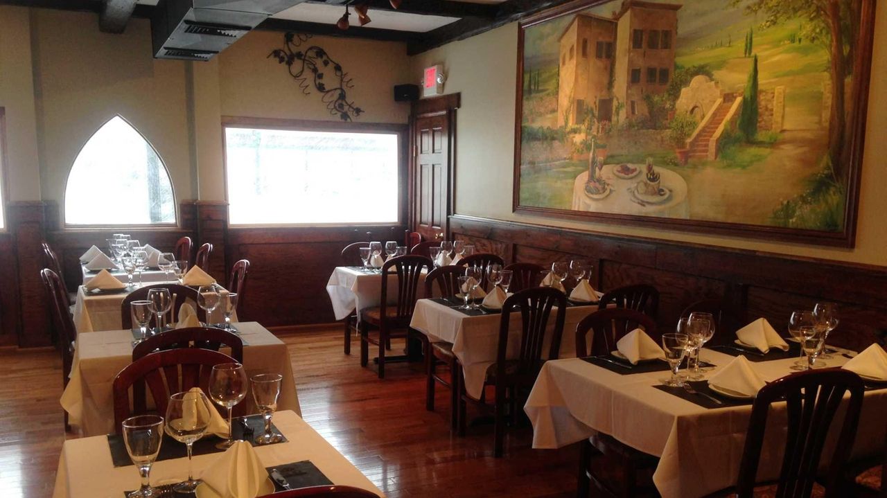 Sur Opens In Former Huntington Canterbury Ales Space Newsday - Sur Restaurant Huntington Ny