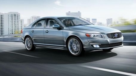 A manufacturer's photo of the 2014 Volvo S80.
