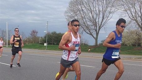 Full Long Island Marathon and 10K runners complete