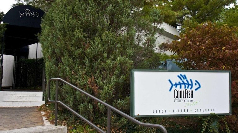 CoolFish in Syosset has closed.