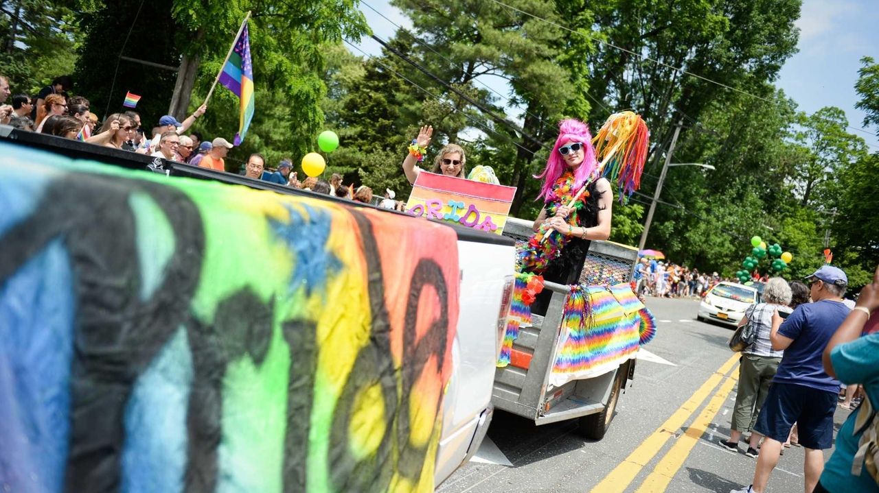 Long Island Pride Parade draws record crowd in Huntington Newsday