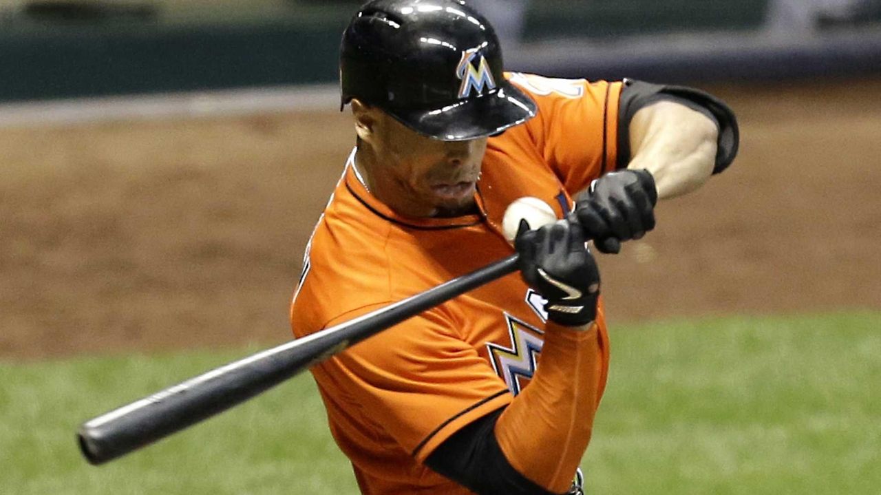 Giancarlo Stanton has facial fractures, dental damage after being hit