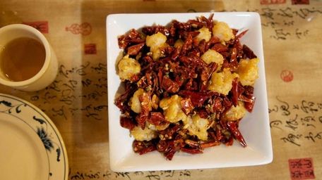 Deep fried shrimp with chili and pepper is