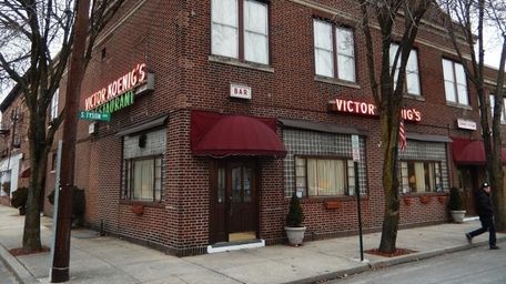The exterior of Koenig's in Floral Park.